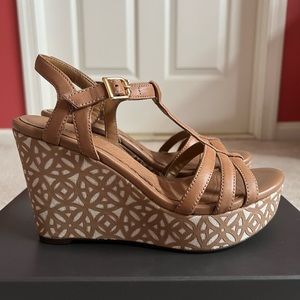 Soft Clarks beige wedges with detailing on heels (size 6)!